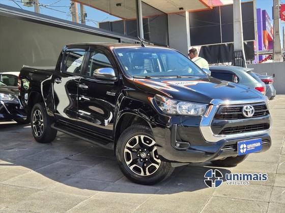 TOYOTA HILUX 2.8 D-4D TURBO DIESEL CD SRV 4X4 AUTOMÁTICO TOYOTA HILUX 2.8 D-4D TURBO DIESEL CD SRV 4X4 AUTOMÁTICO